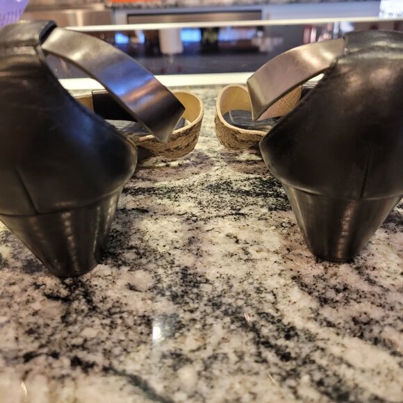 CoachT Strap / Thong Snakeskin Print Sandals -Women’s 8 - Picture 3 of 5